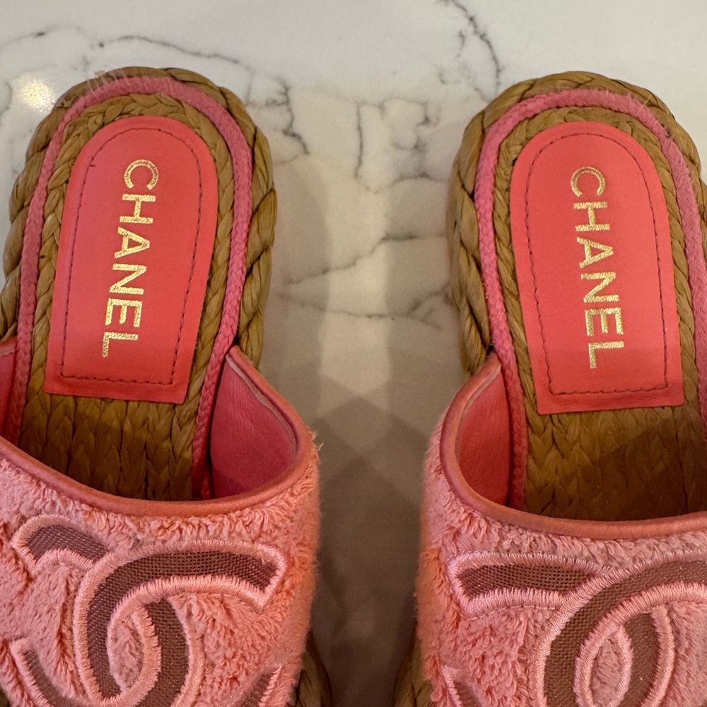 Chanel terry cloth pink sandals - Picture 5 of 7